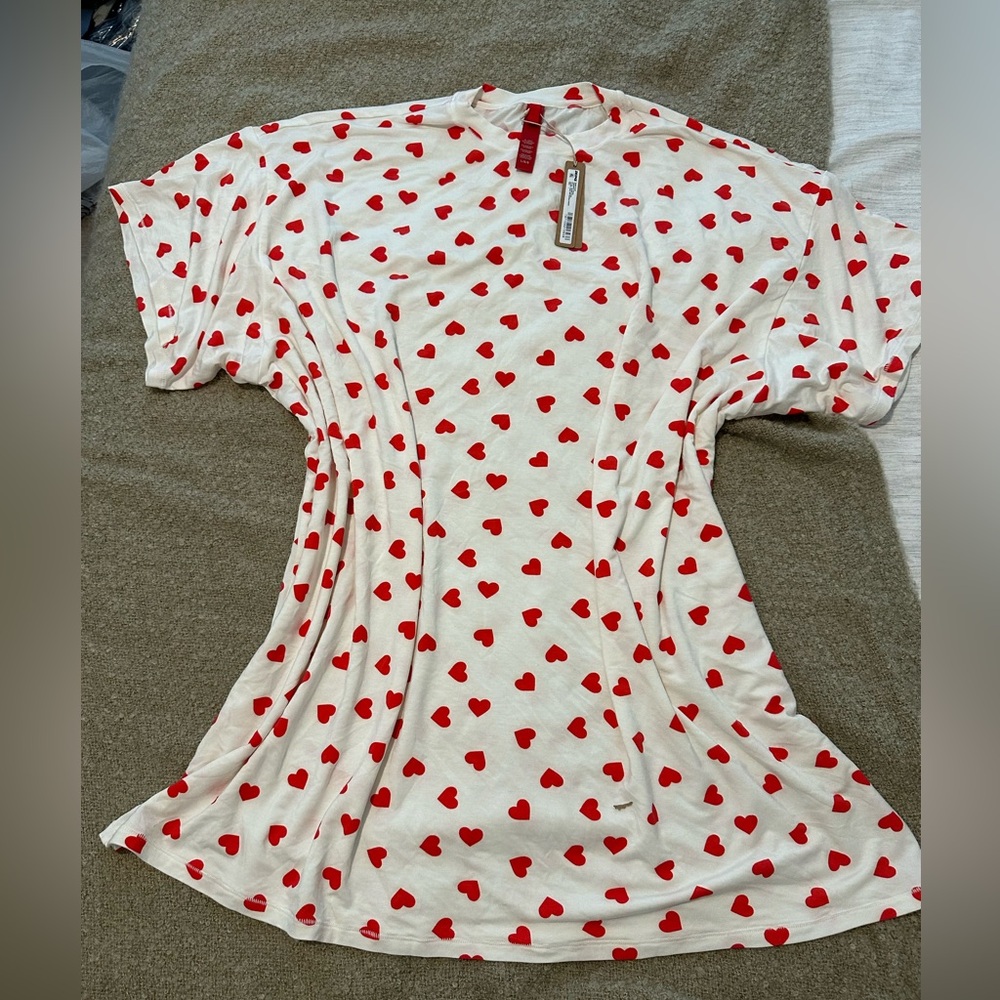NWT Skims  Ruby and marble heart sleep dress